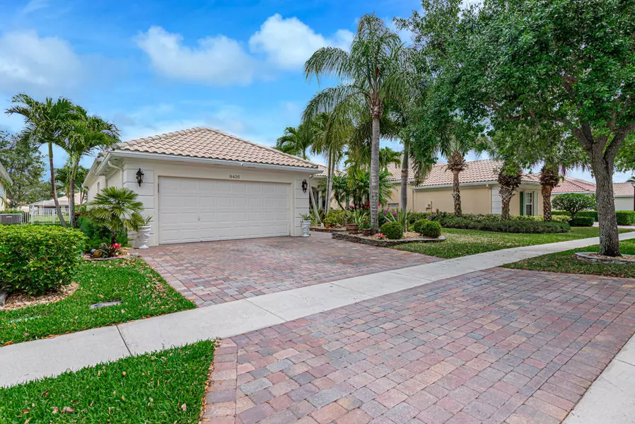 8425 Belize PL, Wellington, FL 33414