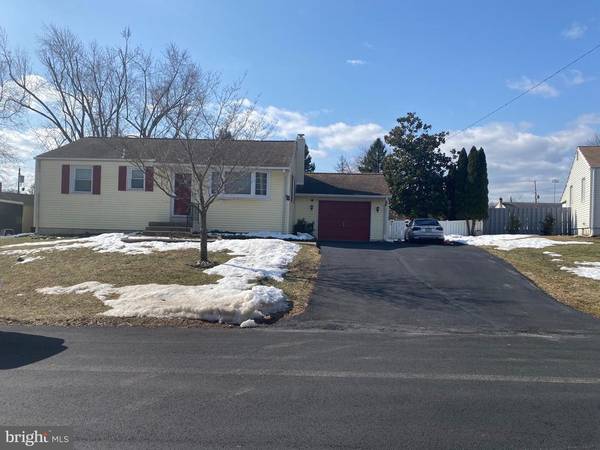 31 MAPLEVIEW DR, Feasterville Trevose, PA 19053