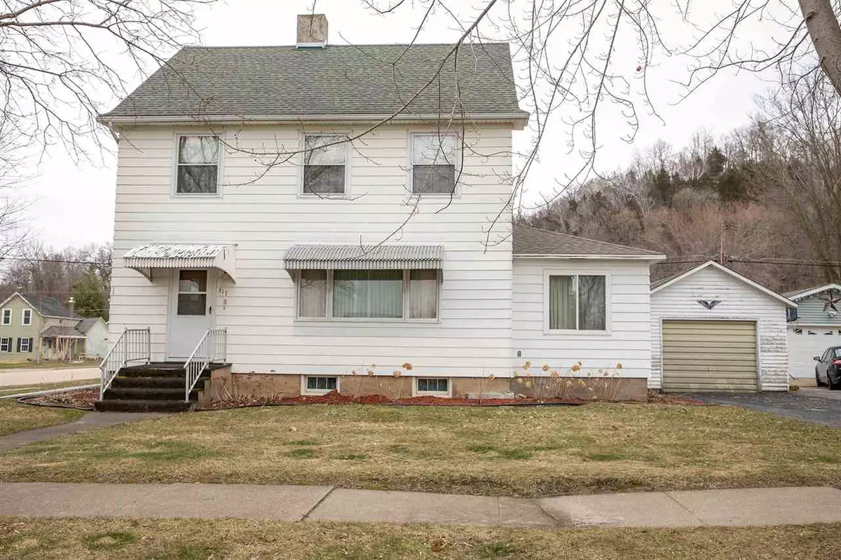 Cassville, WI 53806,317 Dewey St