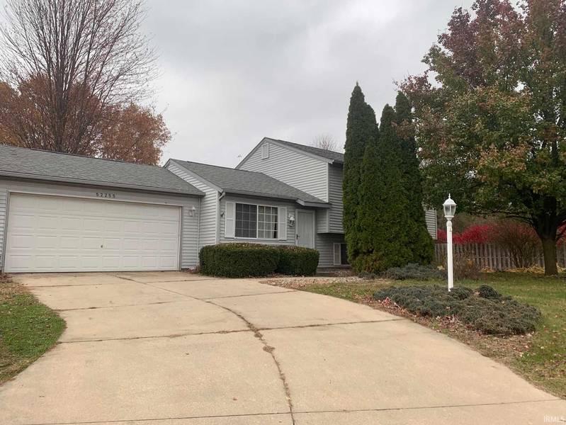 52255 IRIS Court, Elkhart, IN 46514