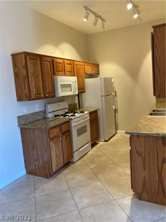 Henderson, NV 89052,2305 Horizon Ridge Parkway #2914