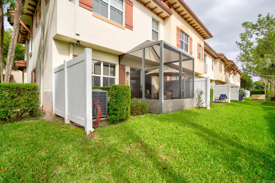 4734 S Prive CIR, Delray Beach, FL 33445