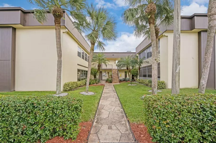 230 E Capri, Delray Beach, FL 33484