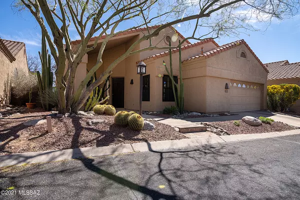 5984 N Coatimundi Drive, Tucson, AZ 85750