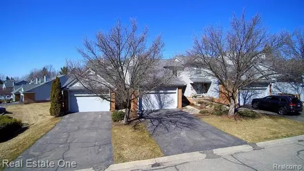 Clarkston, MI 48346,4952 SCENIC PINES CRT