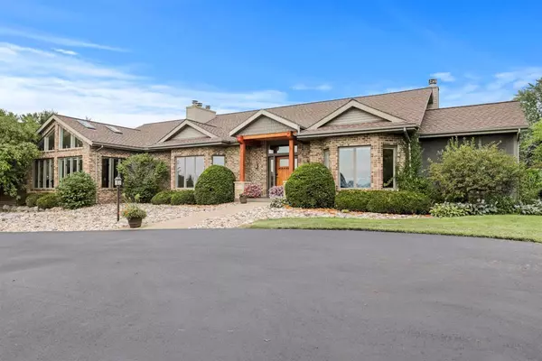 3078 Happy Valley Rd, Sun Prairie, WI 53590