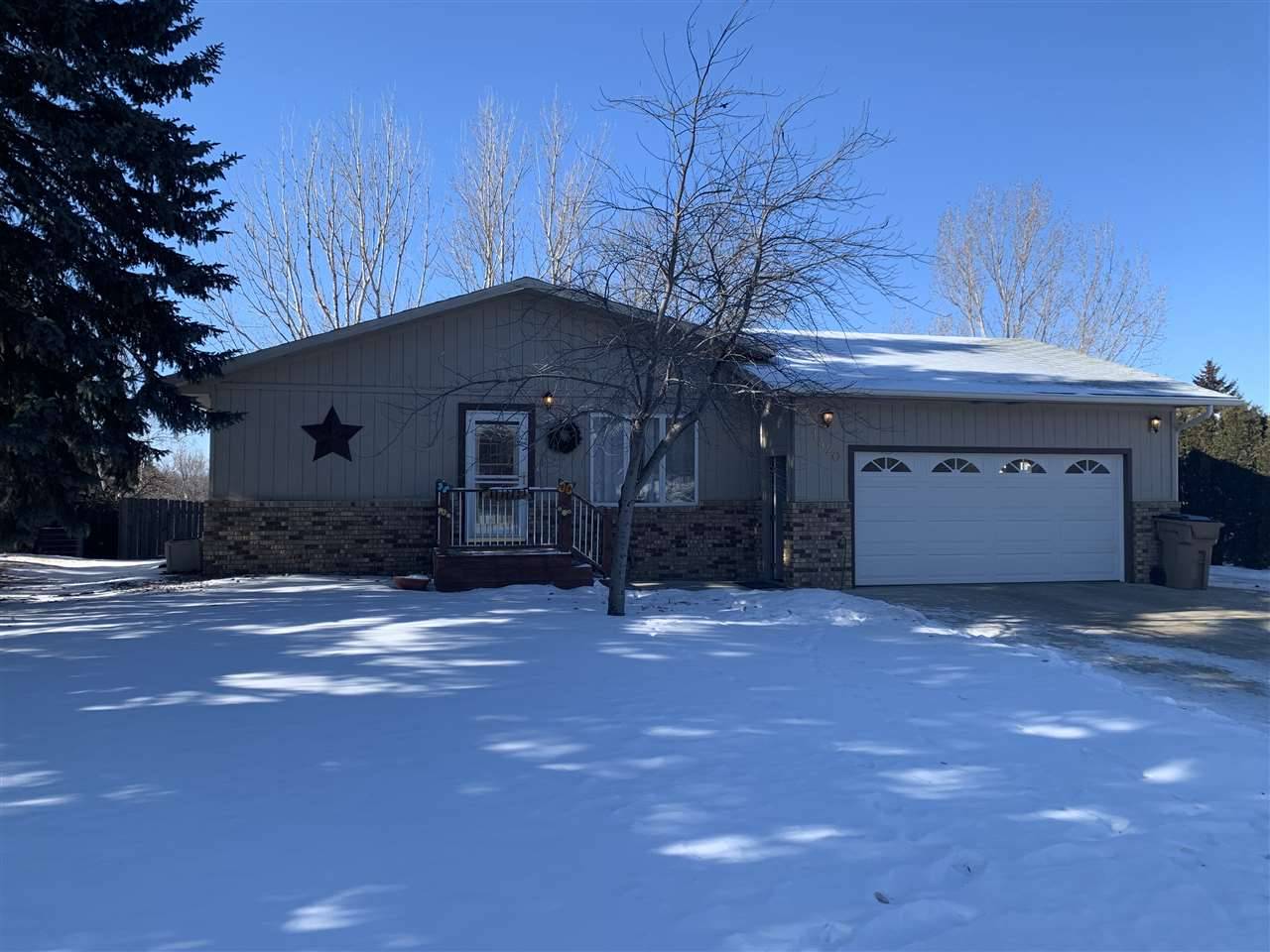 1420 SW 10th St, Minot, ND 58701