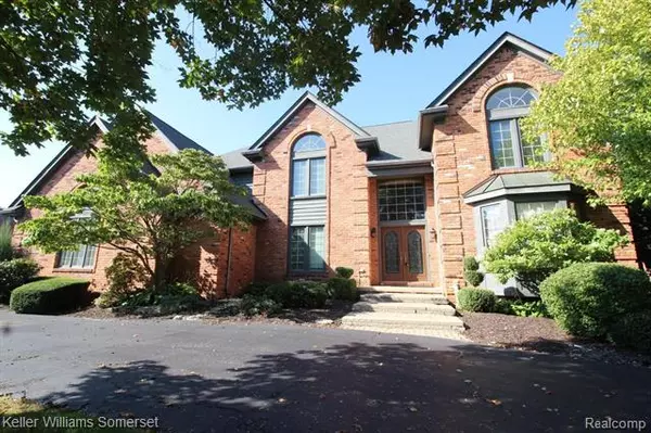 2532 CEDAR BROOK CRT, Rochester Hills, MI 48309