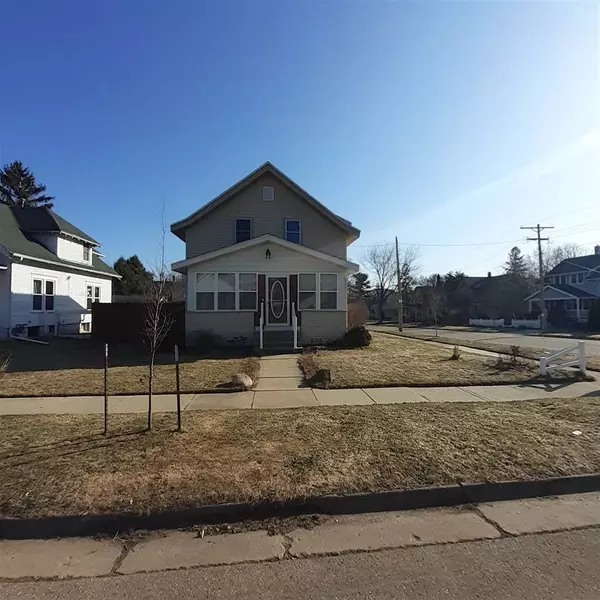 727 Harriette St, Fort Atkinson, WI 53538-1625