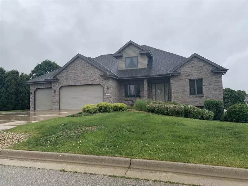 3732 Falcon Ridge Dr, Janesville, WI 53548-5830