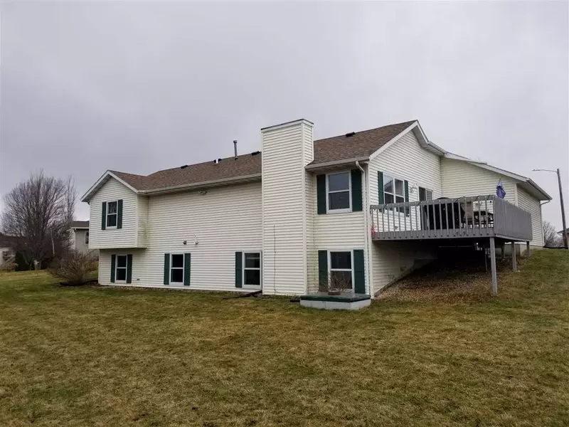 1709 High Point Cir, Stoughton, WI 53589-4912