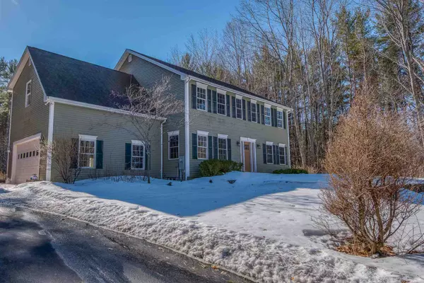 17 Federal Corner RD, Tuftonboro, NH 03816