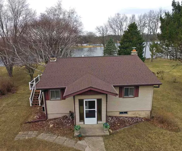 N3111 Sleepy Hollow Dr, Fall River, WI 53932