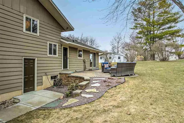 Stoughton, WI 53589,1735 Oakview Dr