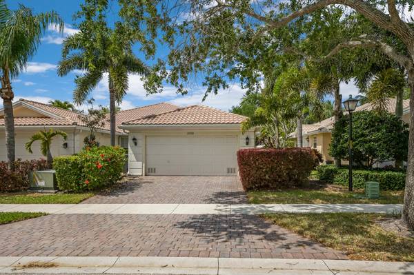 2059 Guadeloupe DR, Wellington, FL 33414