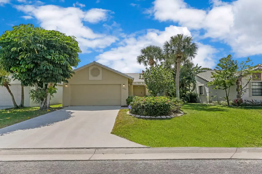 5701 Strawberry Lakes CIR, Lake Worth, FL 33463