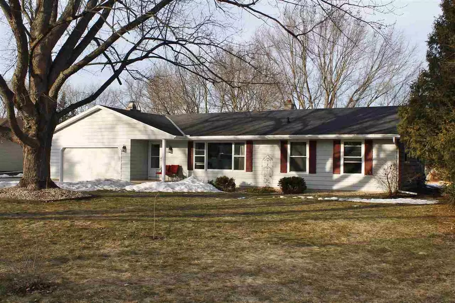 1300 Felland St, Stoughton, WI 53589