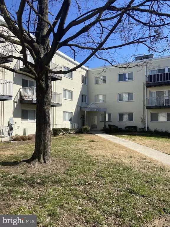 Hyattsville, MD 20782,5601 PARKER HOUSE TER #415