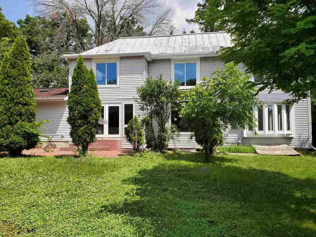 106 Ellis Ave, Baraboo, WI 53913