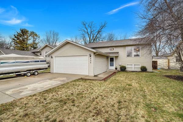 906 92nd Pl, Pleasant Prairie, WI 53158