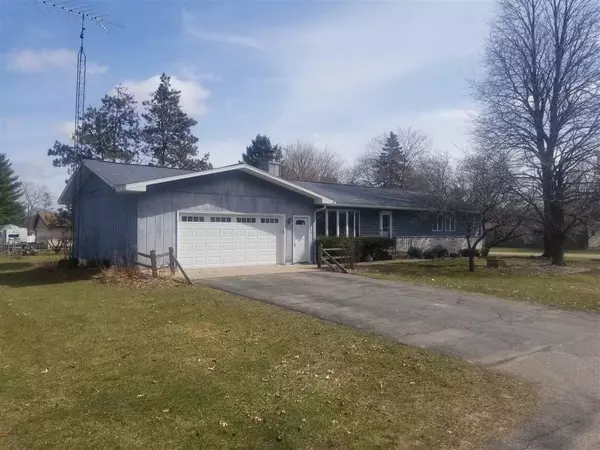 626 Bob O Link Dr, Westfield, WI 53964