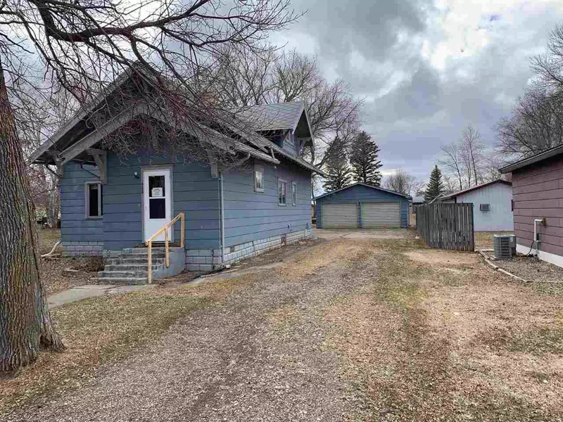 406 CENTRAL AVE, Maddock, ND 58348