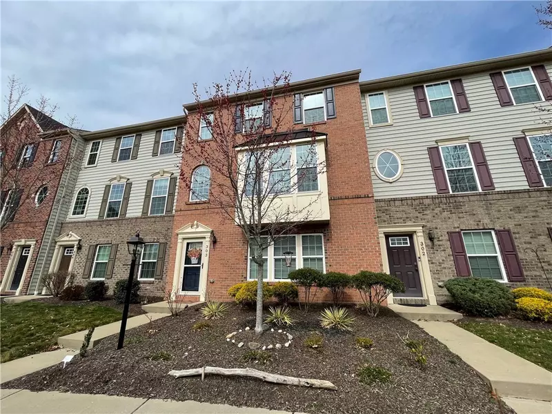 303 Pointe View Dr, Mars, PA 16046