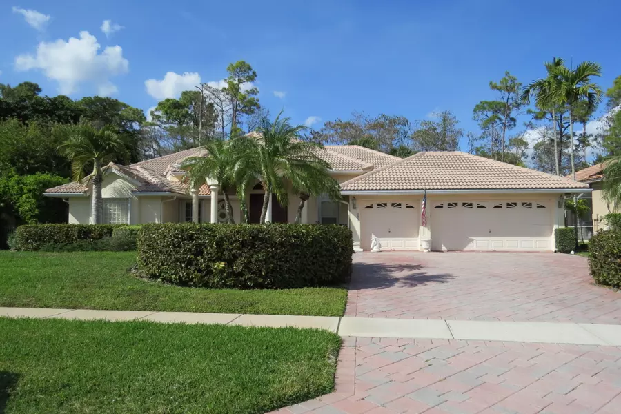 582 Cypress Green CIR, Wellington, FL 33414