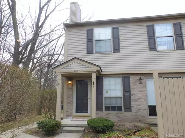 230 PINE TREE RIDGE UNIT 3 DR 3, Waterford, MI 48327