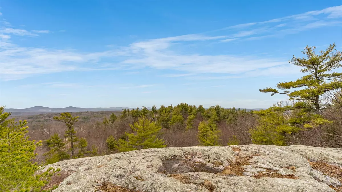 Hooksett, NH 03106,7 Quimby Mountain RD