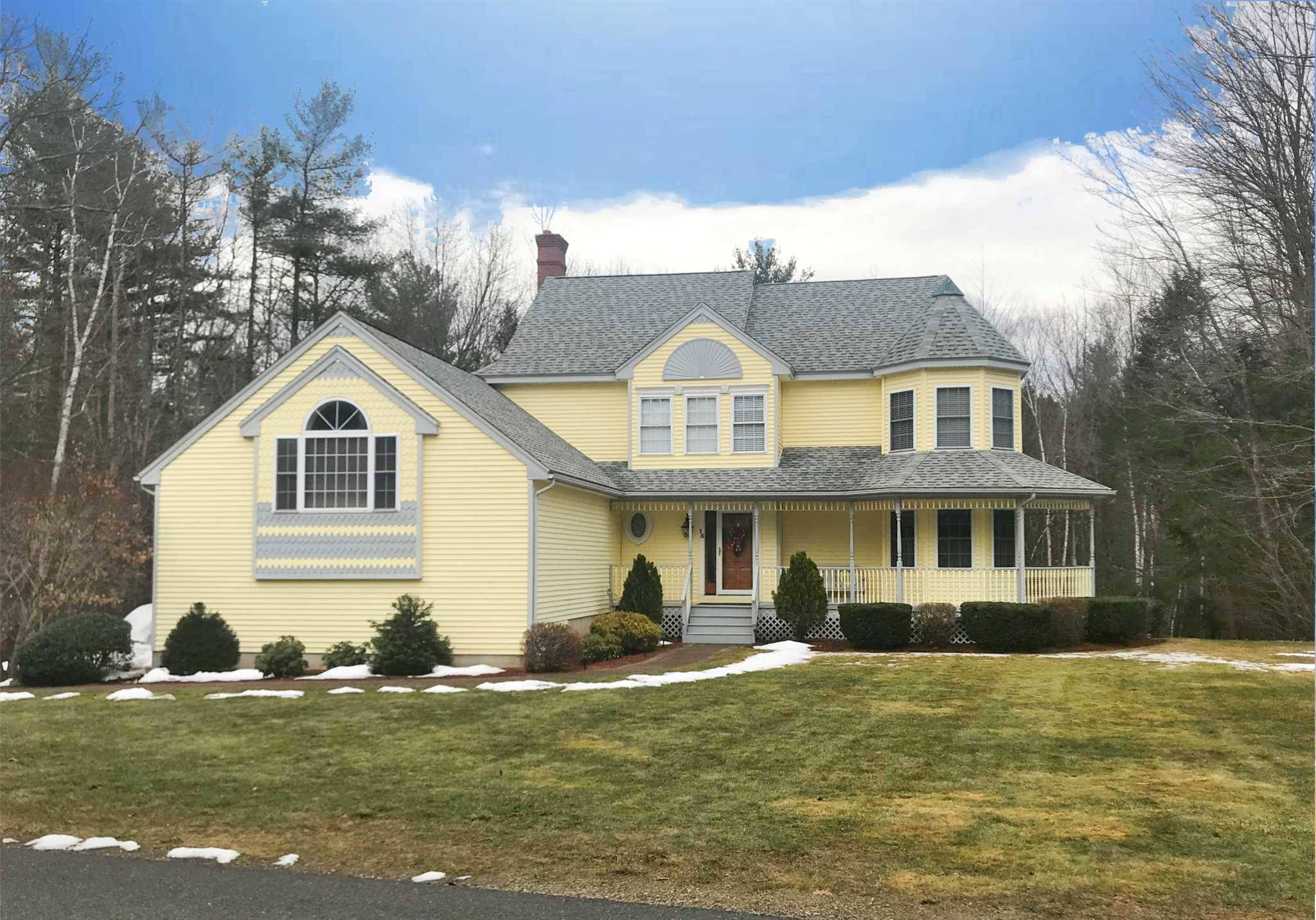 Hampstead, NH 03826,15 Rosewood CIR