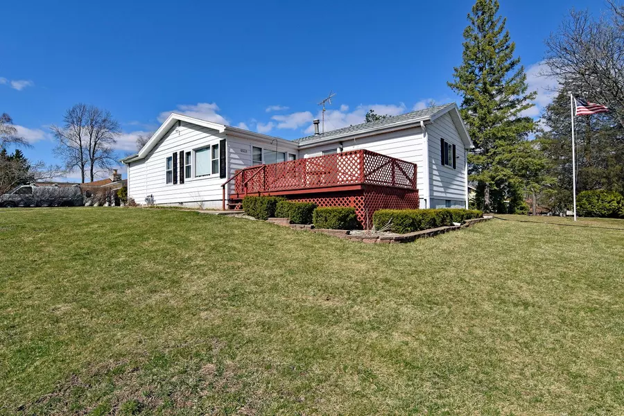 24218 64th St, Paddock Lake, WI 53168