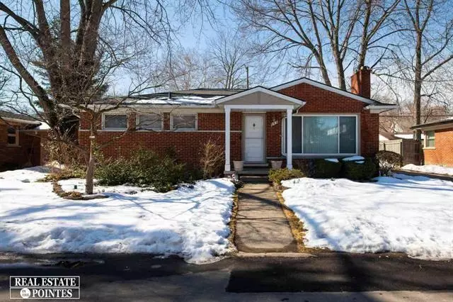 Grosse Pointe, MI 48230,843 GROSSE POINTE COURT