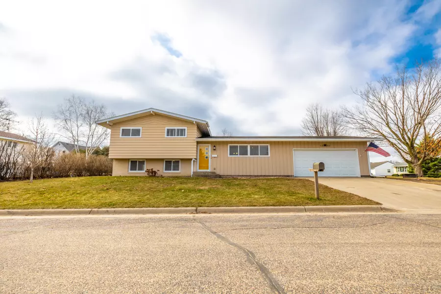 510 Madison ST E, Caledonia, MN 55921