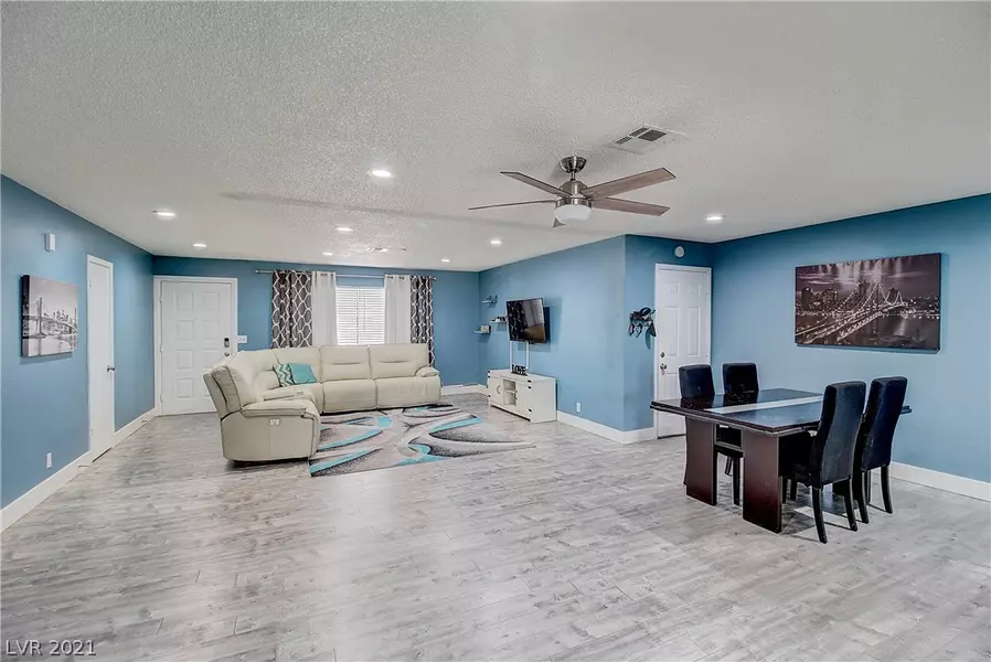 7021 Carmen Boulevard, Las Vegas, NV 89128