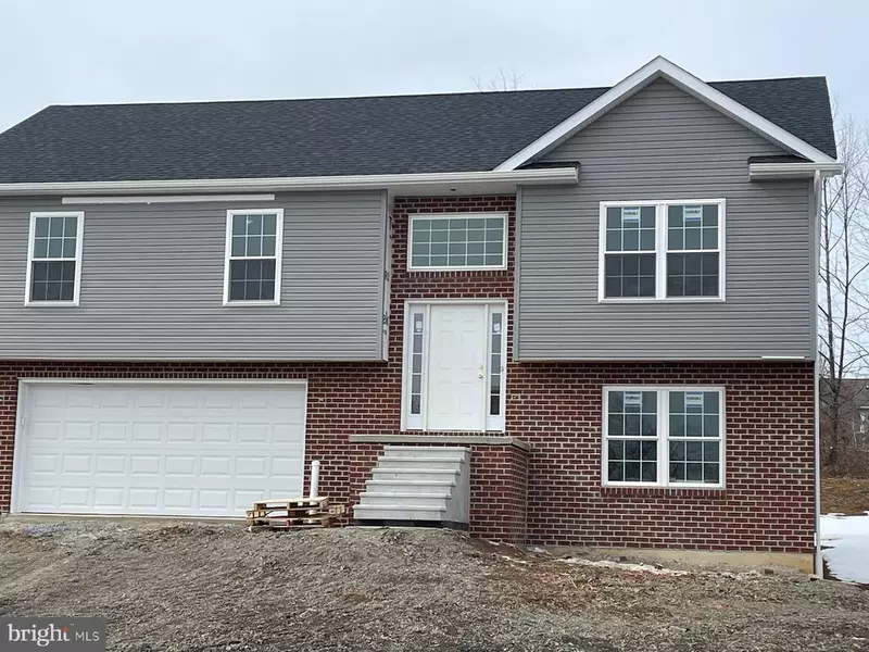 12171 RED HAWK DR, Waynesboro, PA 17268