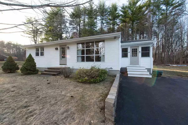 38 Oak ST, Boscawen, NH 03303