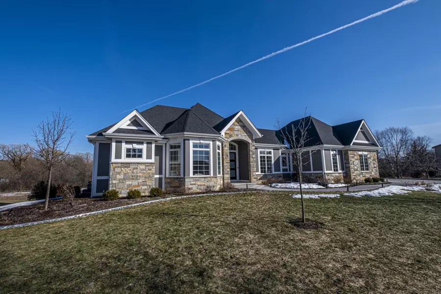 1152 Four Winds Way, Hartland, WI 53029