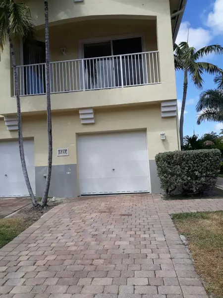 1717 Carvelle DR, Riviera Beach, FL 33404