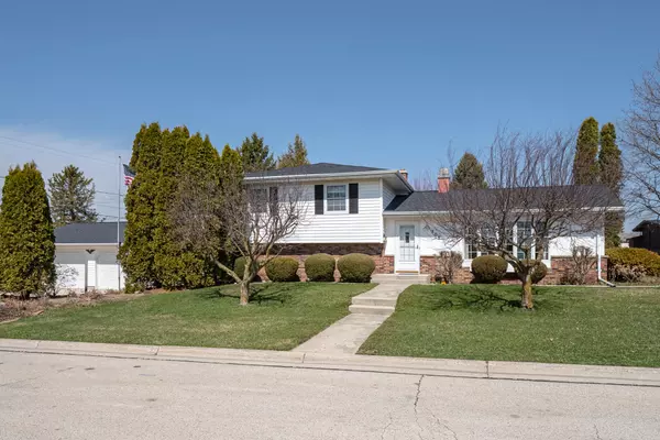 308 Norgaard Ave, Sheboygan Falls, WI 53085