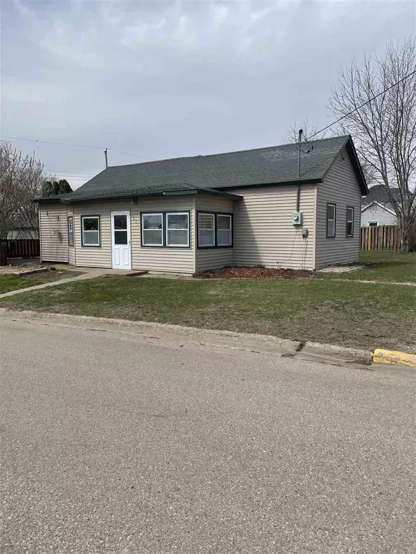 1317 S BEAUMONT RD, Prairie Du Chien, WI 53821