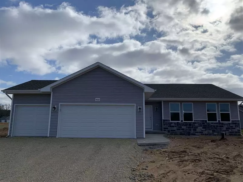 N4060 Country Club Dr, Brodhead, WI 53520