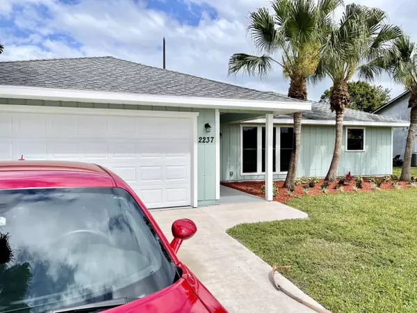 2237 SE Trillo ST, Port Saint Lucie, FL 34952