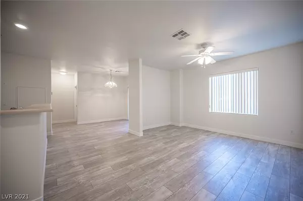 904 Duckhorn #103, Las Vegas, NV 89144