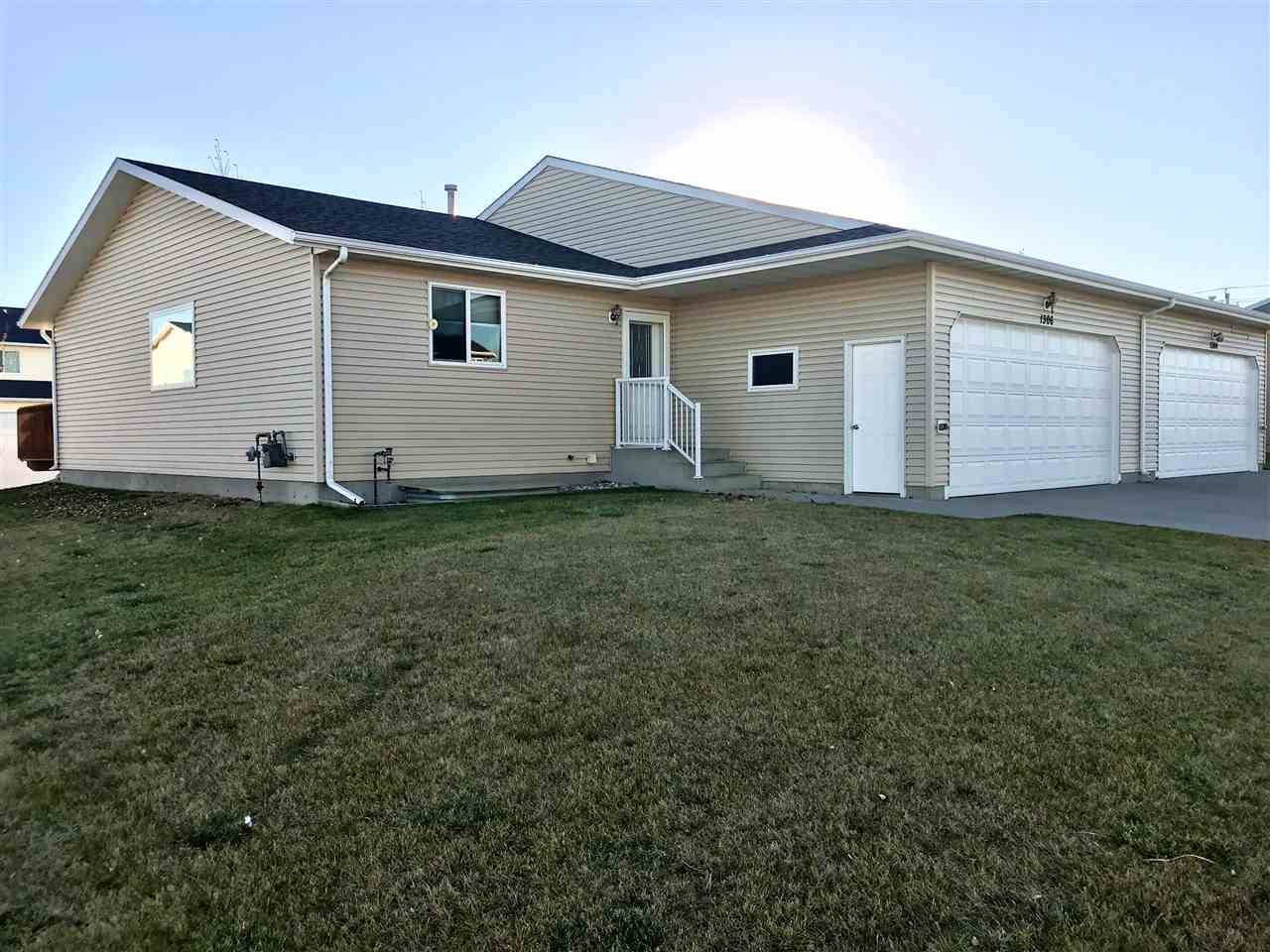 1306 31st Ave SE, Minot, ND 58701