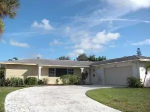 9816 Honeysuckle AVE, Palm Beach Gardens, FL 33410