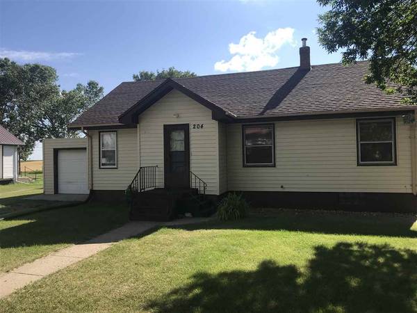 204 High Street, Drake, ND 58736