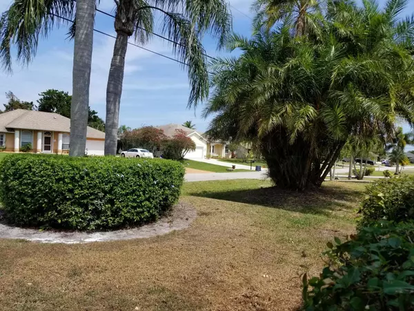 Port Saint Lucie, FL 34983,335 SE Fisk RD