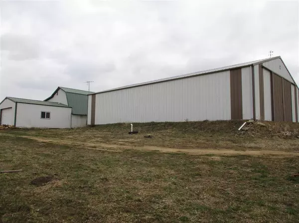 5392 Section Line Rd, Dodgeville, WI 53533