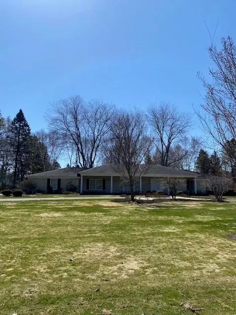 5340 Wind Point Rd, Wind Point, WI 53402